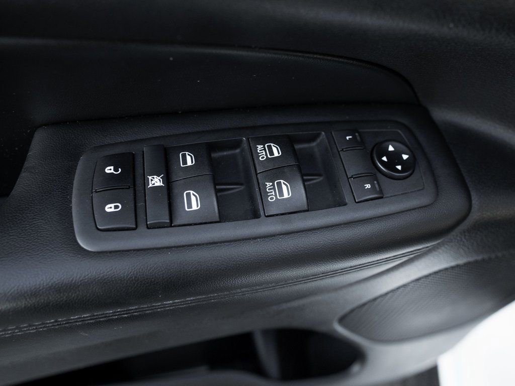 Used 2020 Jeep Grand Cherokee Altitude image 15