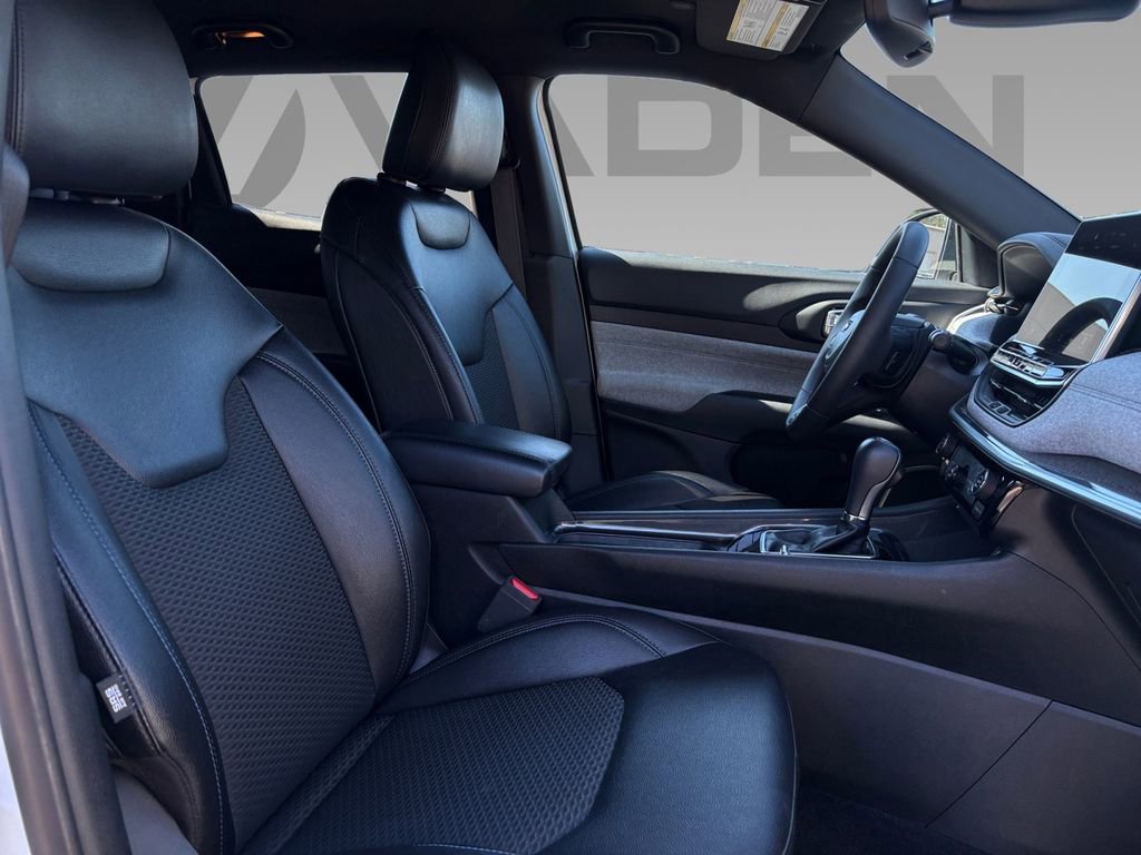 Used 2024 Jeep Compass Latitude image 7