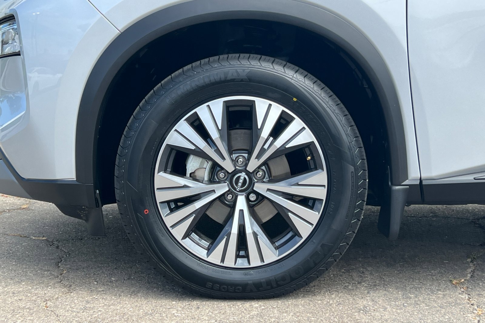 Used 2023 Nissan Rogue SV w/ SV Premium B Package image 31