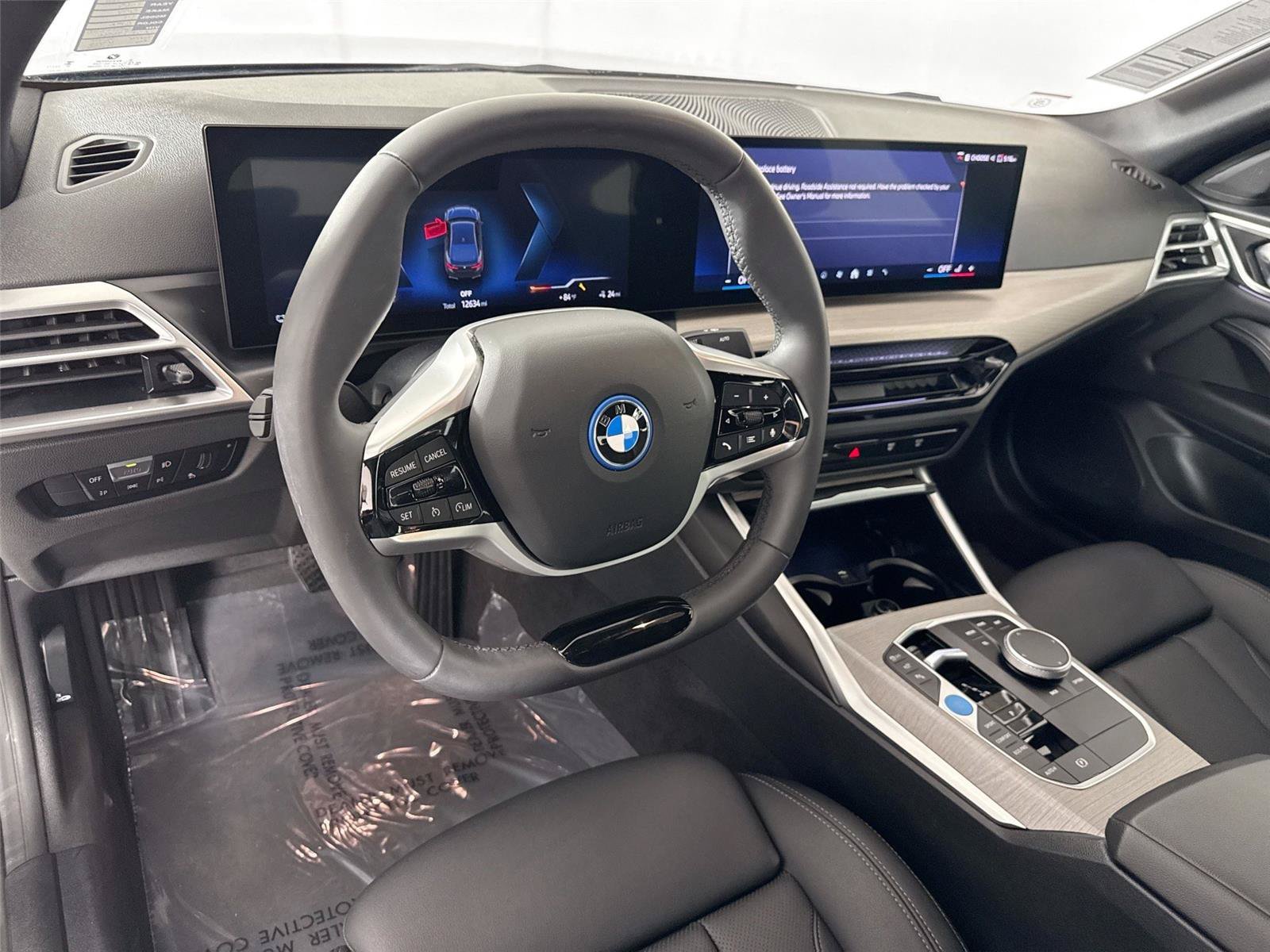 Used 2025 BMW i4 xDrive40i w/ Parking Assistance Package AWD/4WD image 4