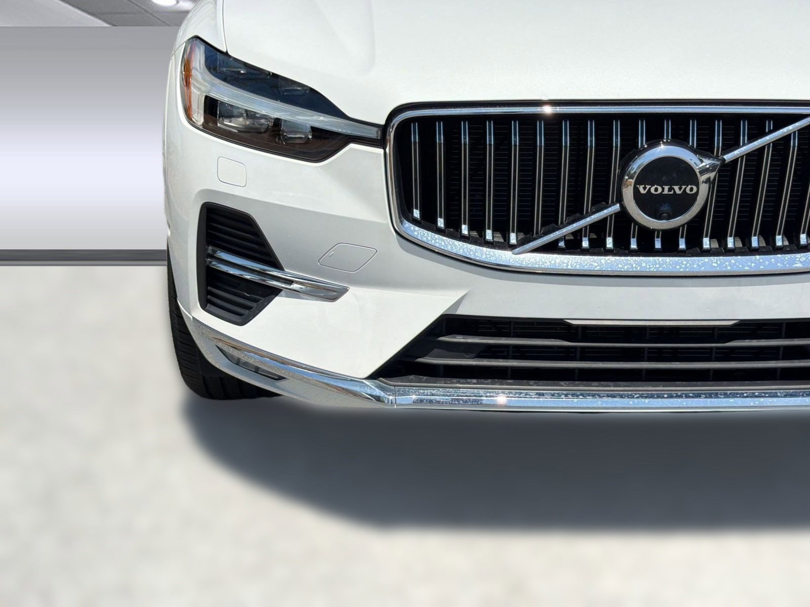 Used 2023 Volvo XC60 B5 Ultimate w/ Climate Package image 11