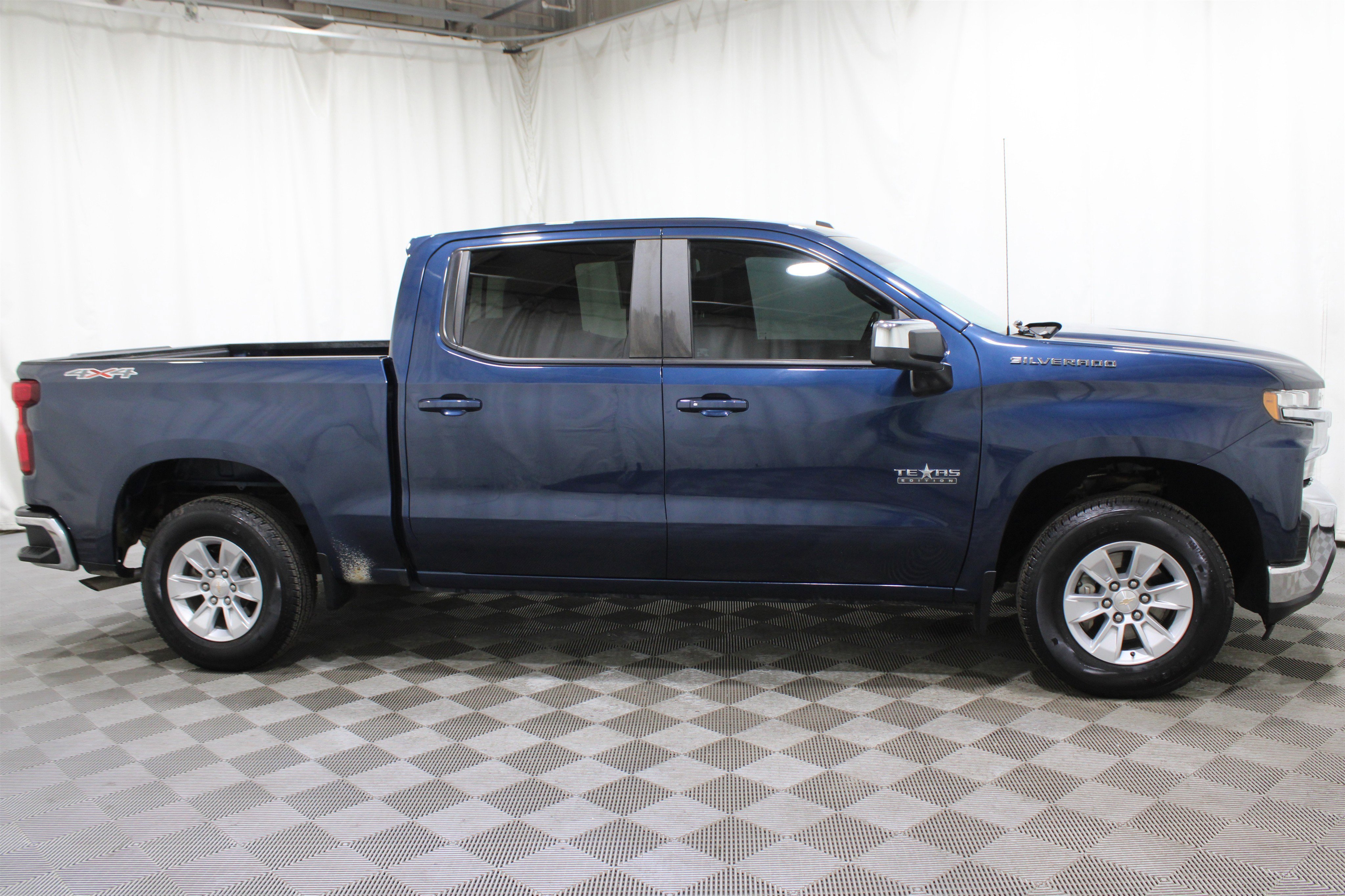 Used 2020 Chevrolet Silverado 1500 LT w/ Texas Edition image 31