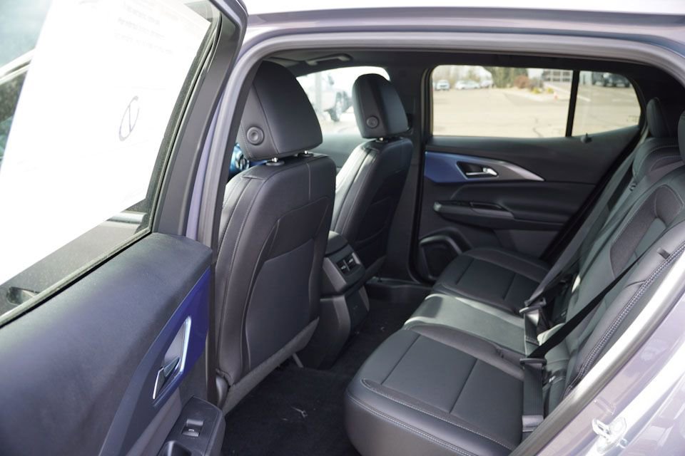 New 2026 Chevrolet Equinox EV LT AWD/4WD image 11