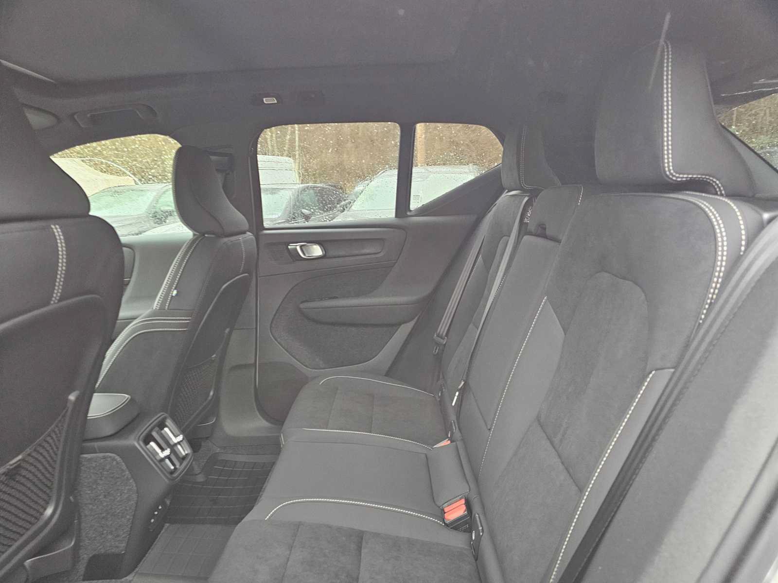 New 2026 Volvo XC40 B5 Ultra w/ Climate Package AWD/4WD image 19