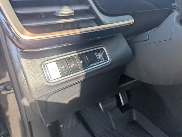 Used 2025 Buick Envision Sport Touring AWD/4WD image 26