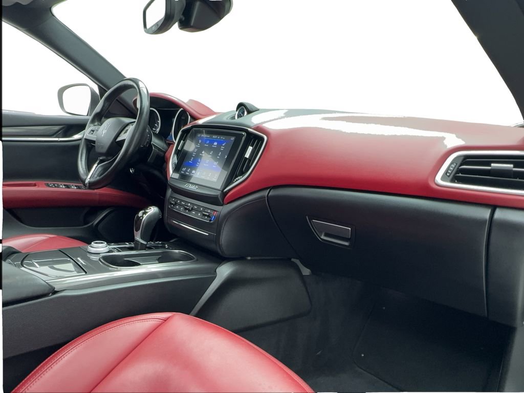 Used 2018 Maserati Ghibli S image 26