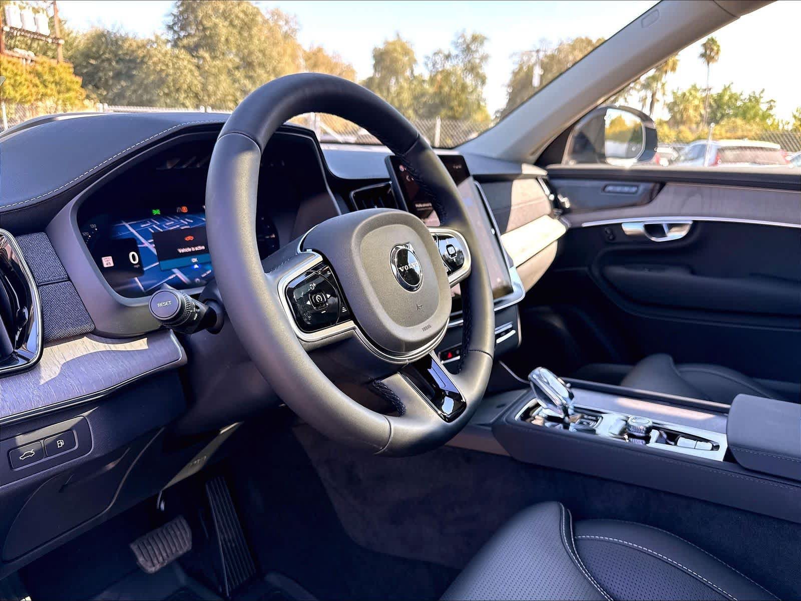 New 2026 Volvo XC90 T8 Ultra w/ Protection Package AWD/4WD image 8
