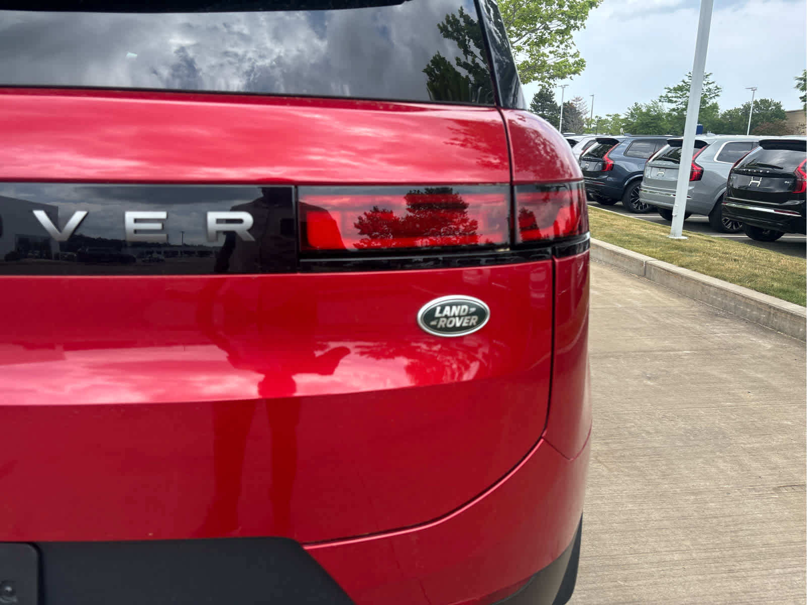 Used 2023 Land Rover Range Rover Sport SE AWD/4WD image 9