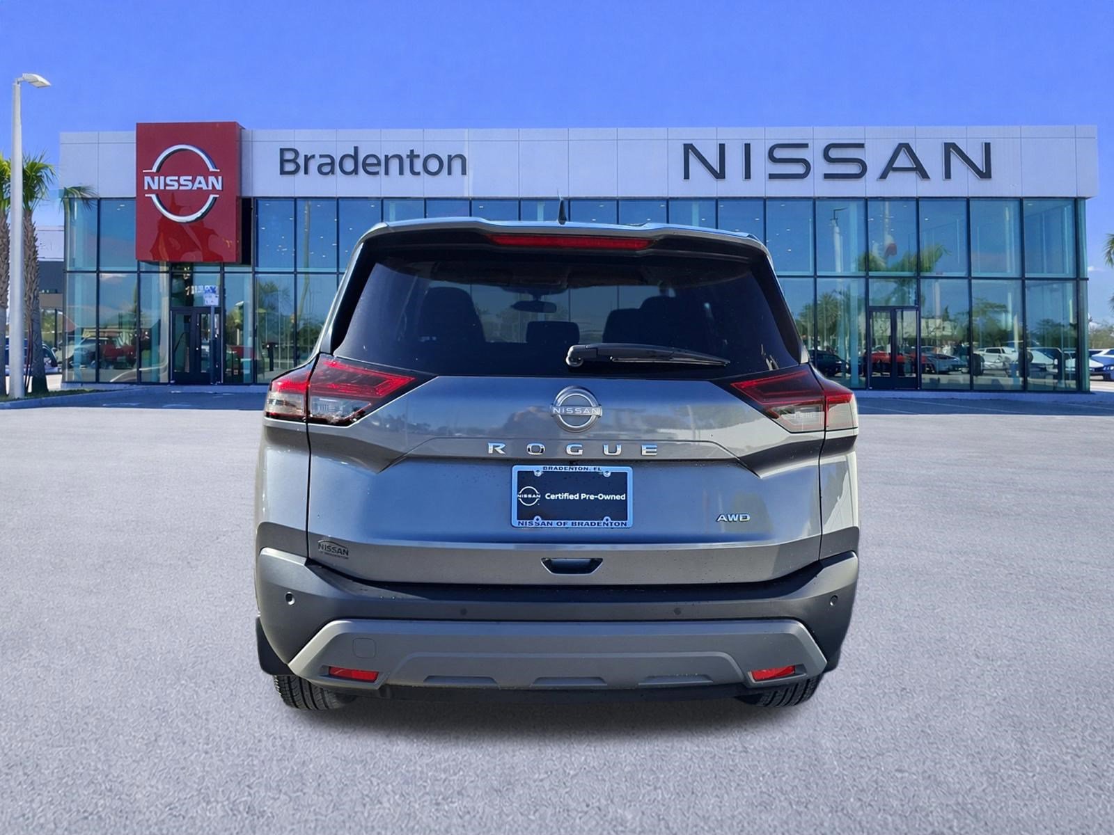 Used 2023 Nissan Rogue S image 6