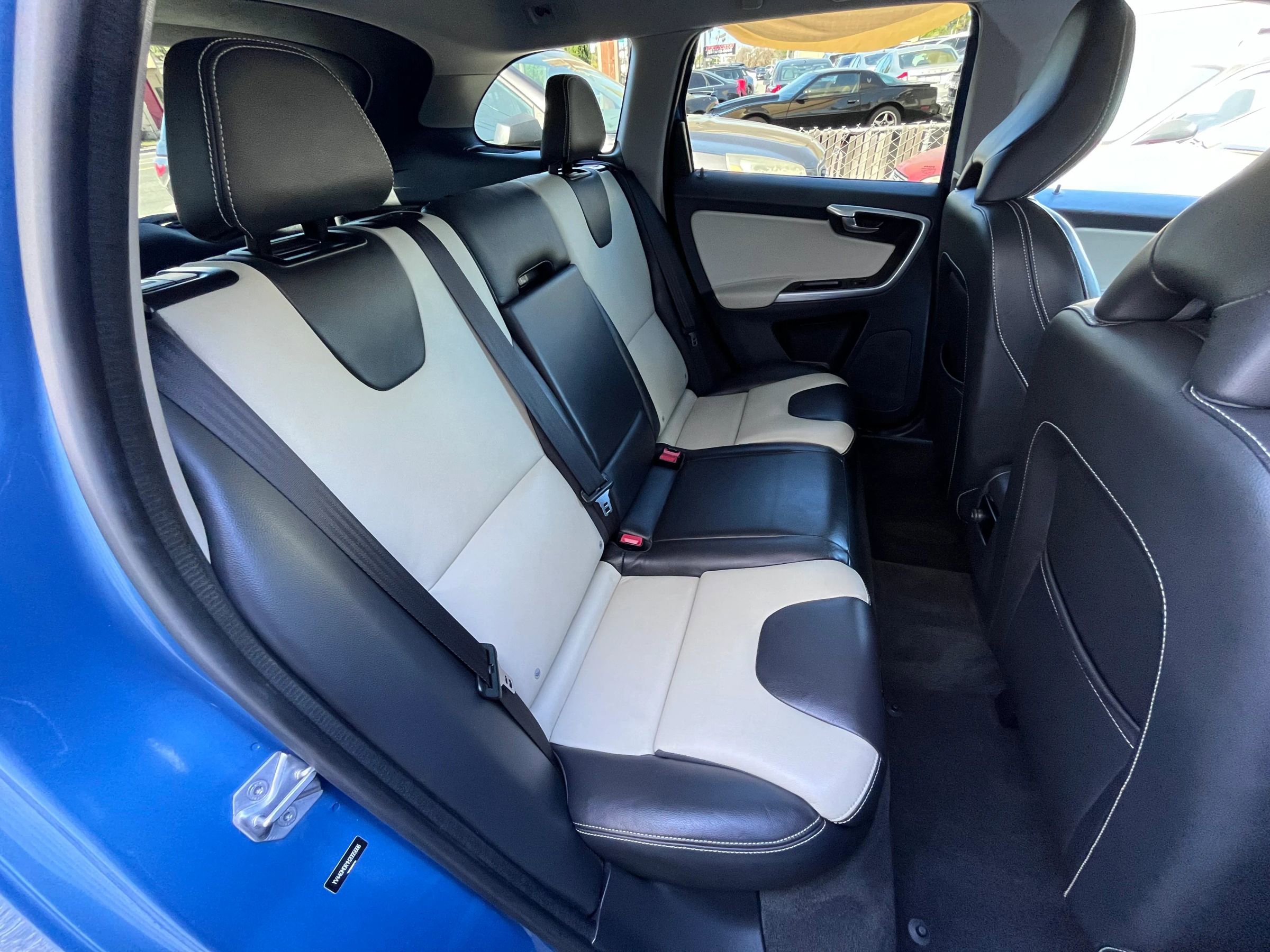 Used 2017 Volvo XC60 T5 Dynamic w/ Preferred Option Package FWD image 15
