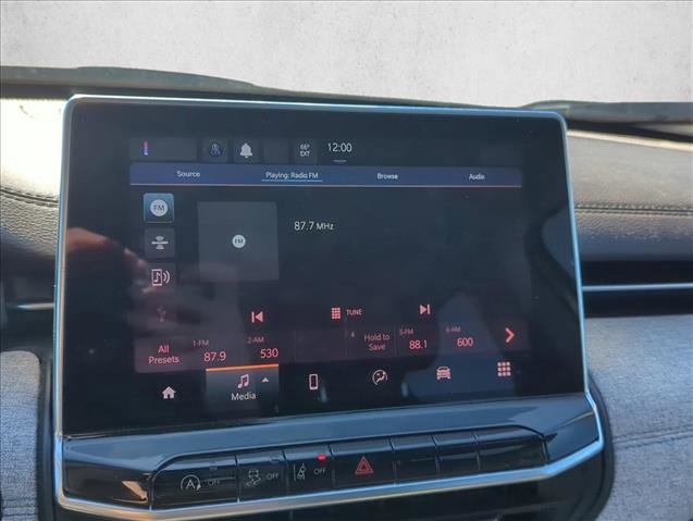 Used 2022 Jeep Compass Latitude image 16