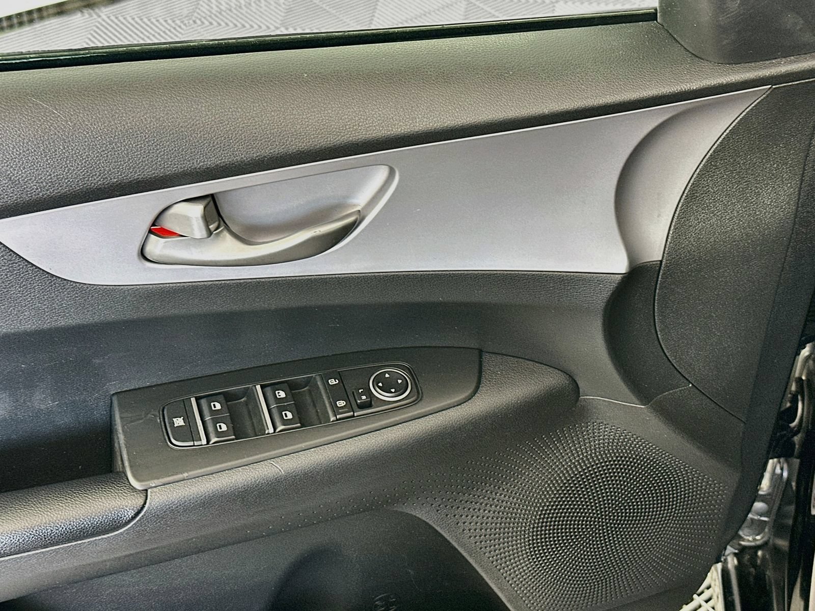 Used 2022 Kia Forte LXS FWD image 17