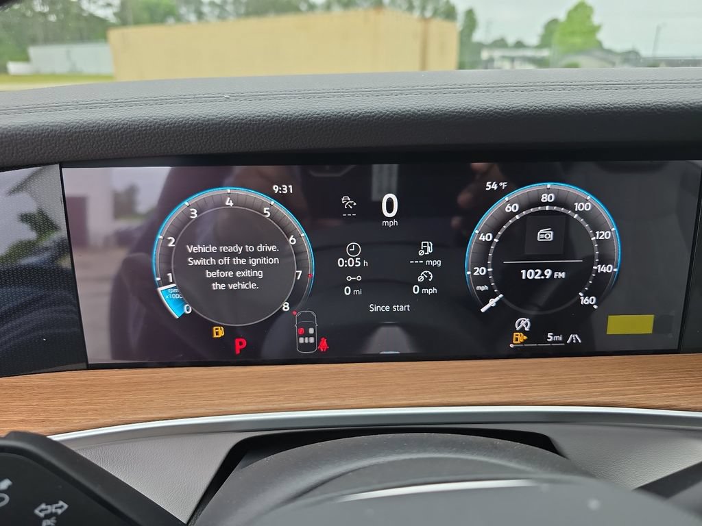 New 2026 Volkswagen Tiguan SEL R-Line AWD/4WD image 36