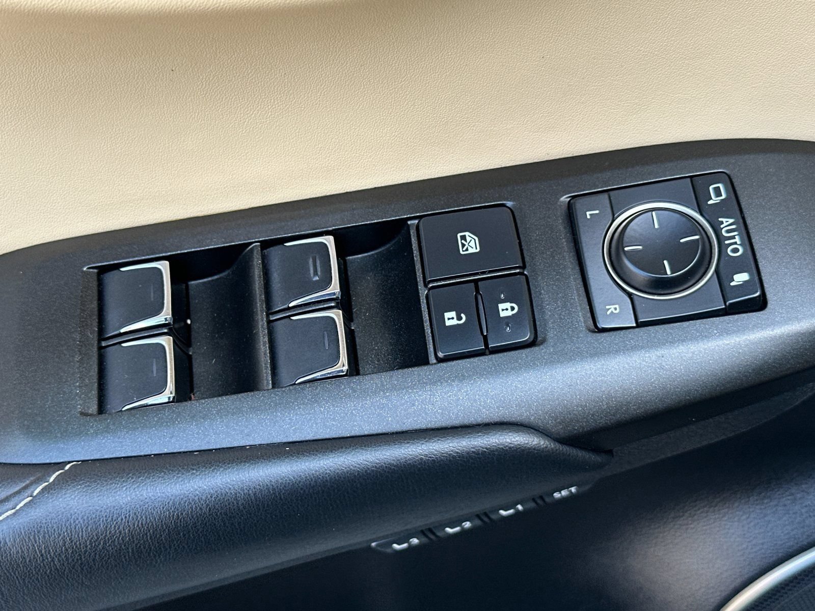 Used 2019 Lexus NX 300 FWD w/ Premium Package image 12