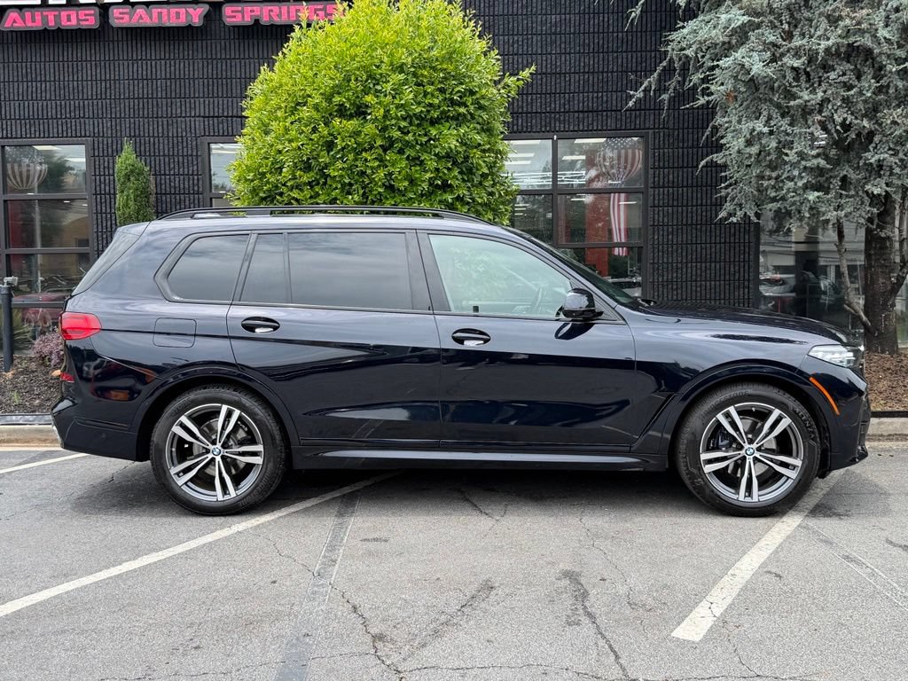 Used 2021 BMW X7 xDrive40i w/ M Sport Package AWD/4WD image 19
