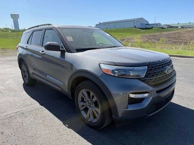 Used 2024 Ford Explorer XLT w/ Equipment Group 202A AWD/4WD image 3