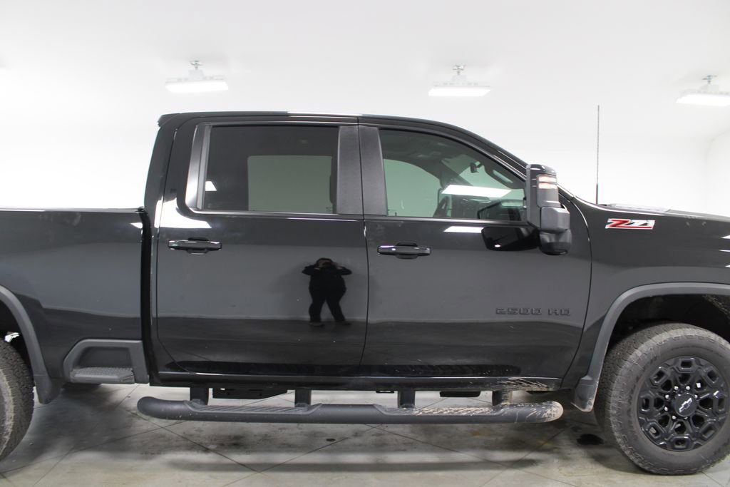 Used 2023 Chevrolet Silverado 2500 LT w/ Midnight Edition image 12