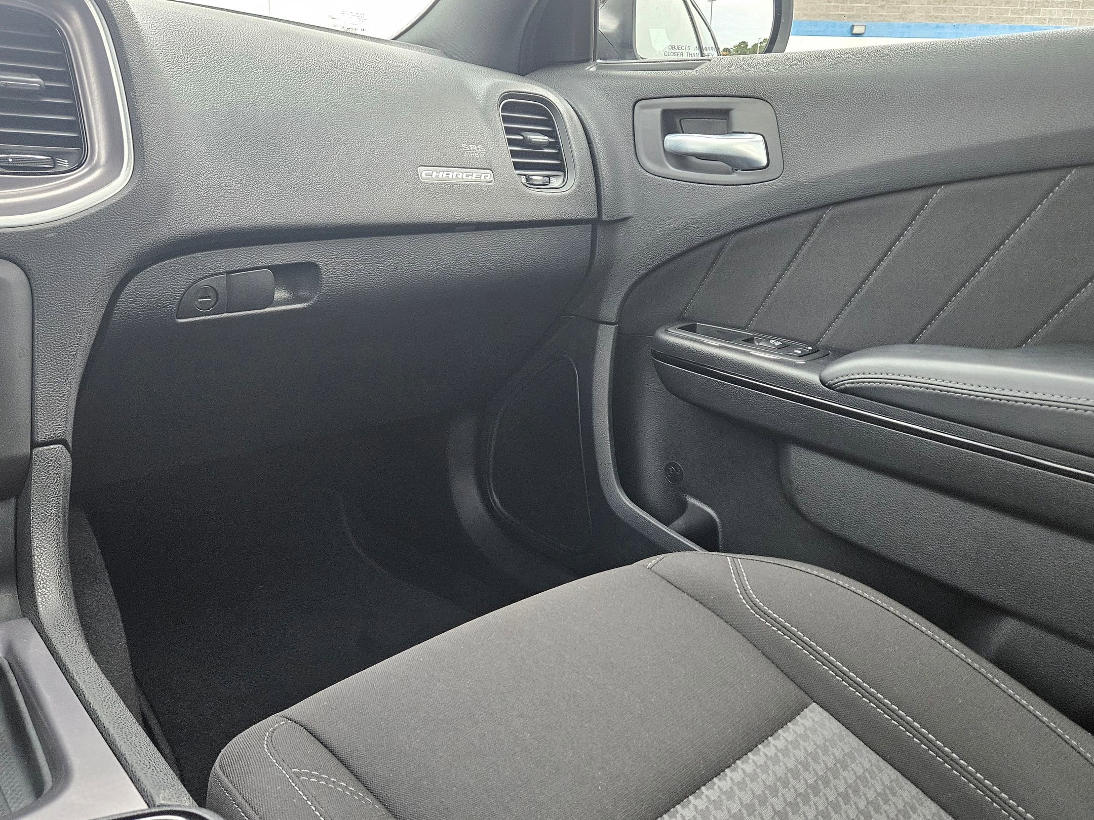 Used 2022 Dodge Charger SXT w/ Blacktop Package image 11