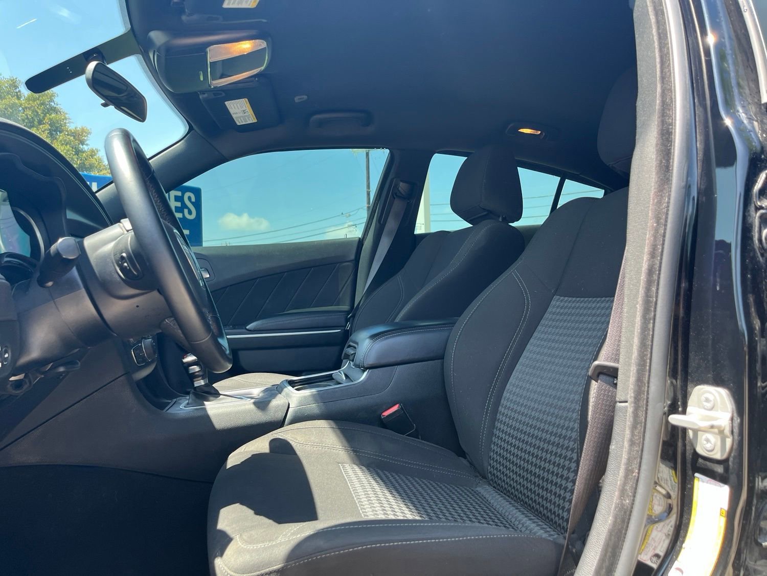 Used 2023 Dodge Charger SXT RWD image 7
