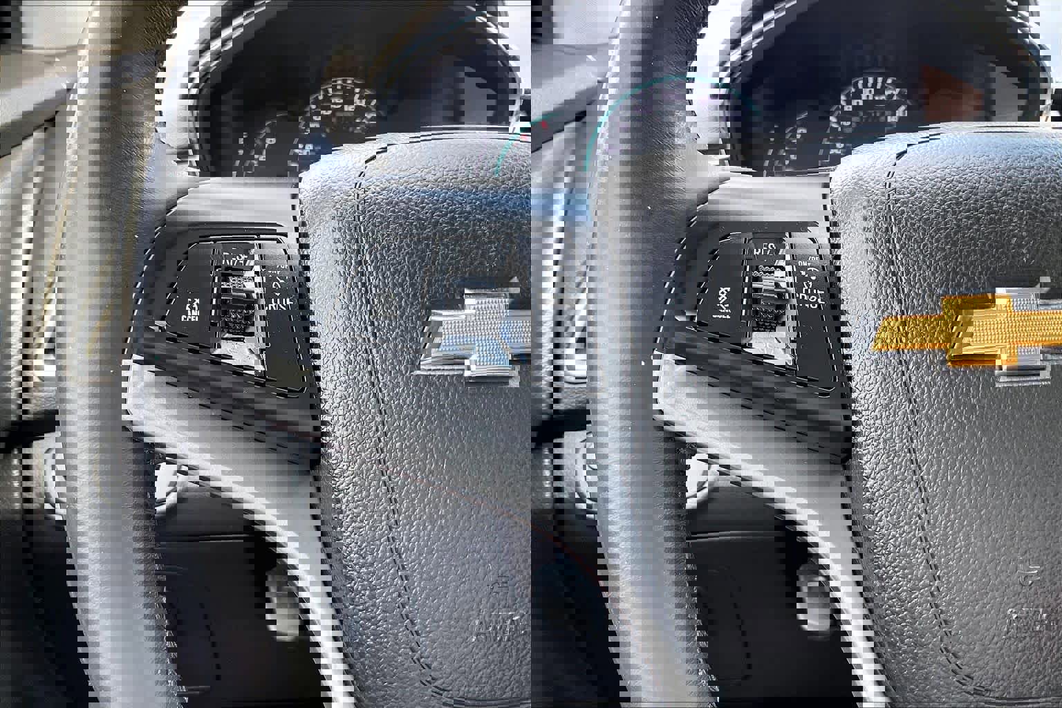 Used 2021 Chevrolet Trax LT w/ LT Convenience Package image 17