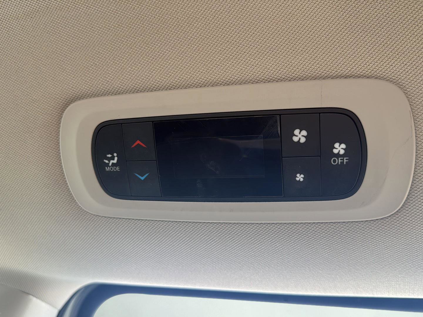 Used 2023 Chrysler Voyager LX FWD image 22