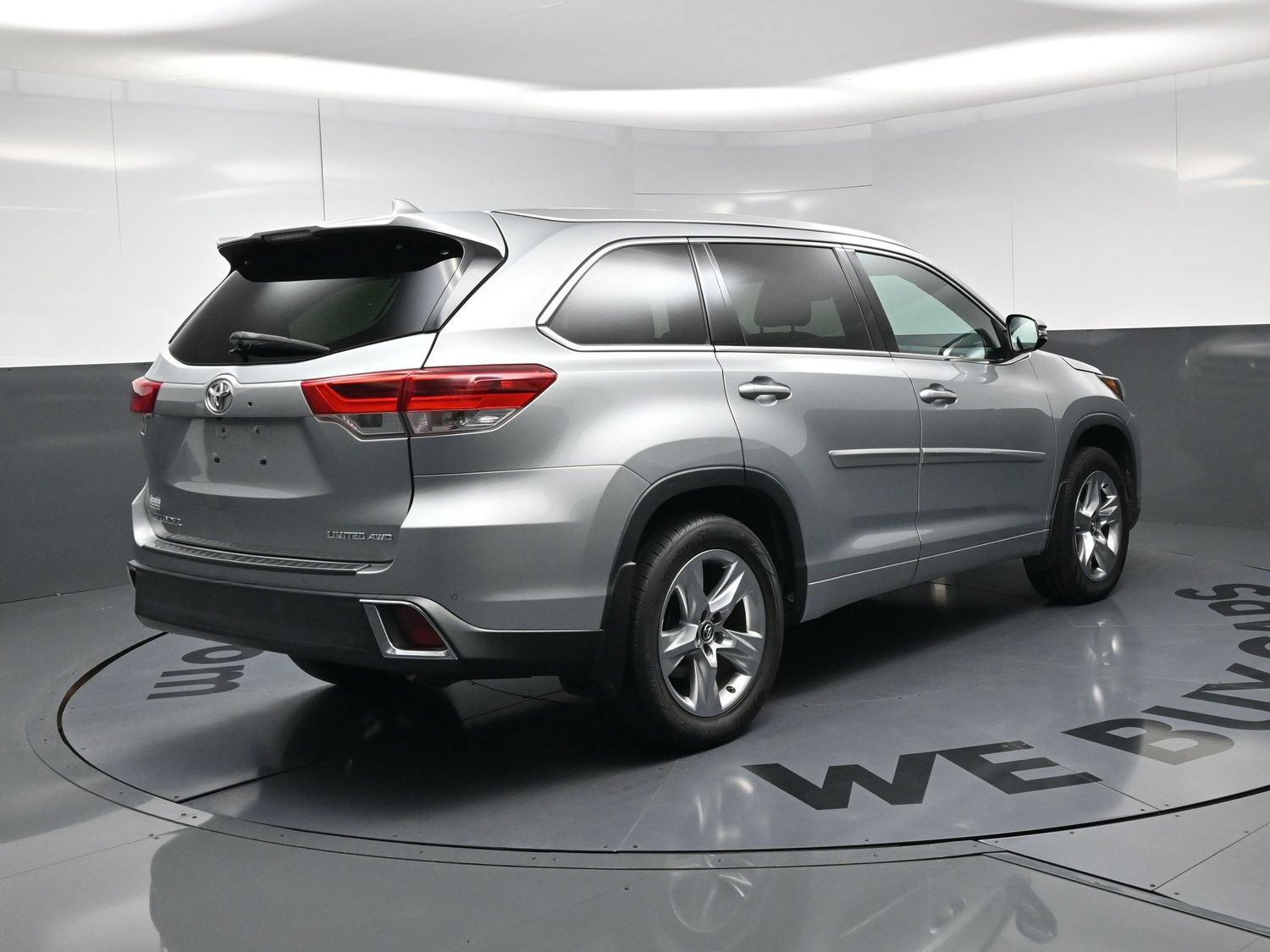 Used 2017 Toyota Highlander Limited w/ Protection Package #3 AWD/4WD image 9