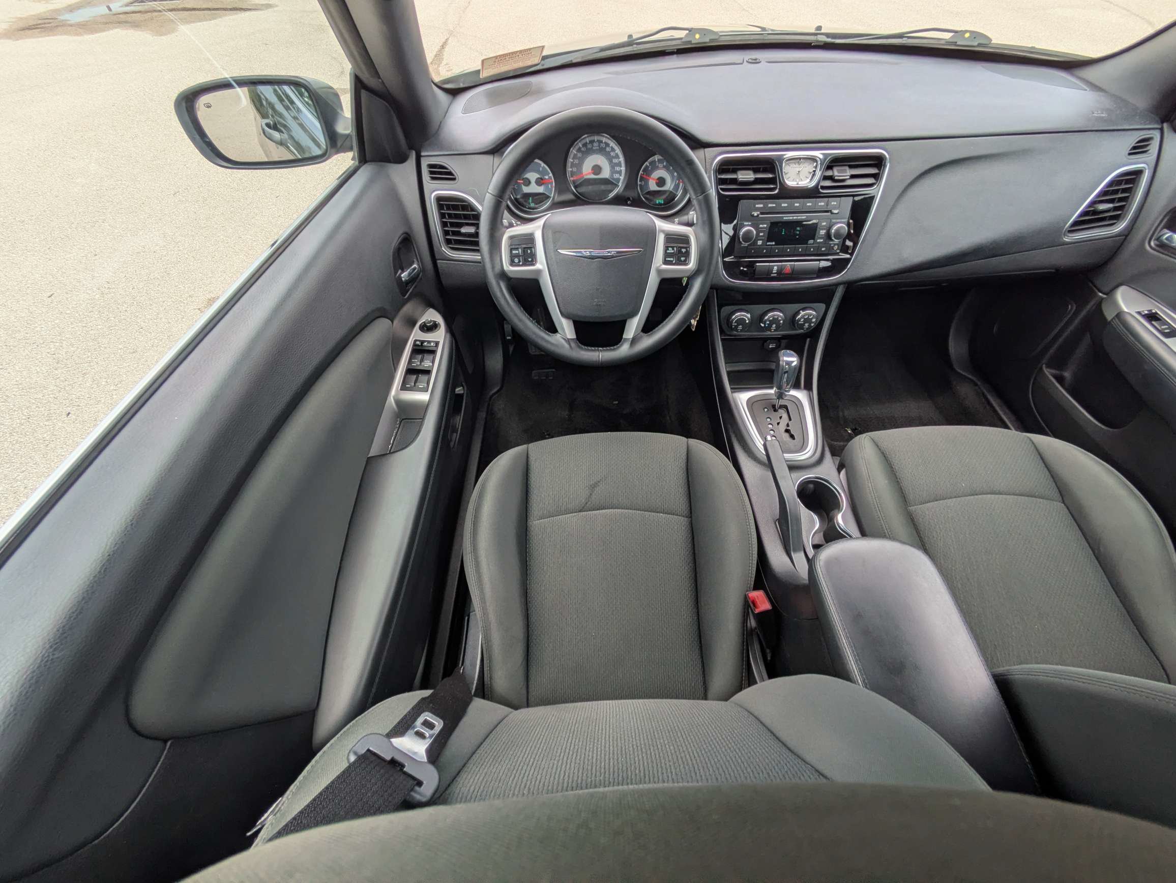 Used 2012 Chrysler 200 Touring FWD image 17