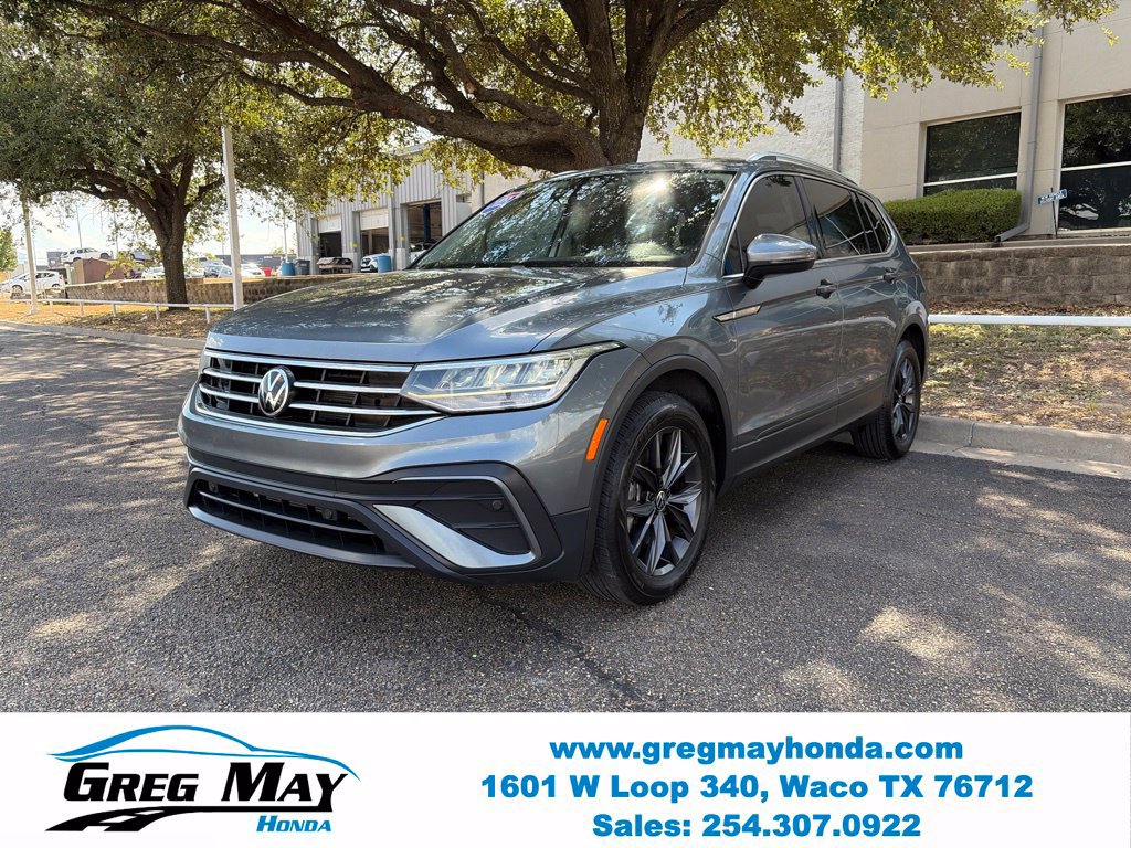 Used 2023 Volkswagen Tiguan SE FWD image 3