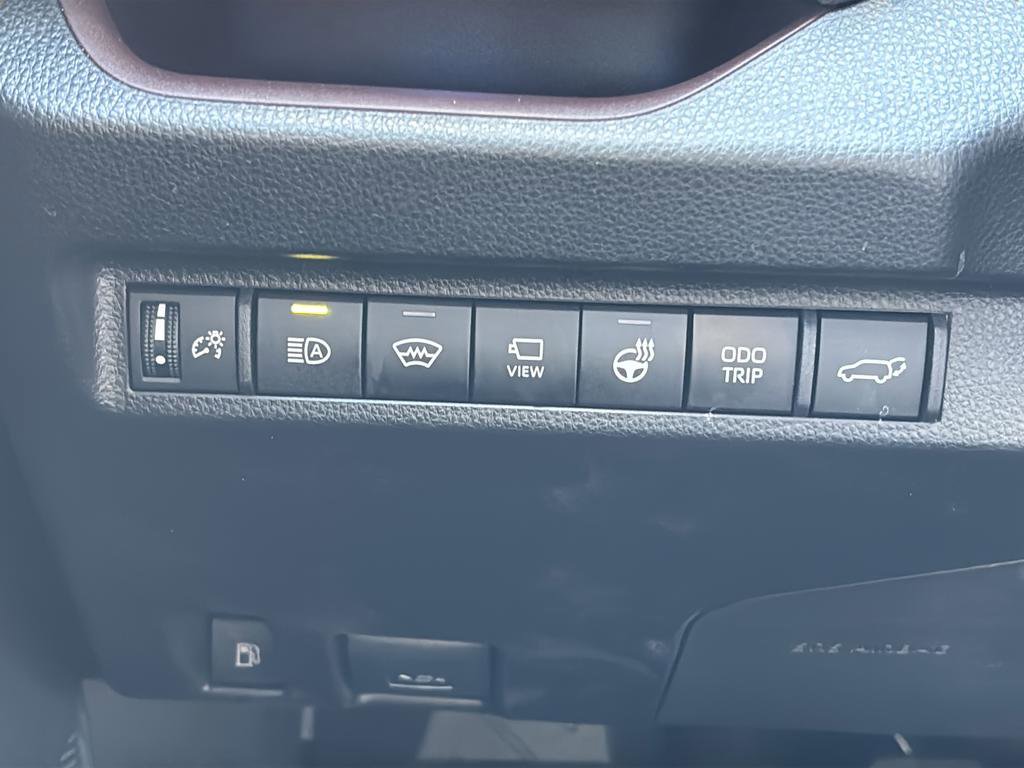 Used 2025 Toyota RAV4 Limited image 34