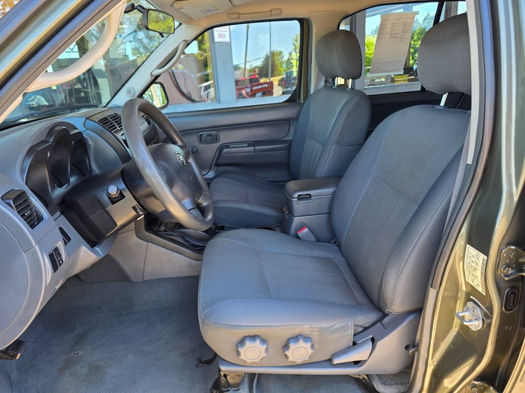 Used 2004 Nissan Xterra XE w/ (Tow) Tow Pkg AWD/4WD image 4