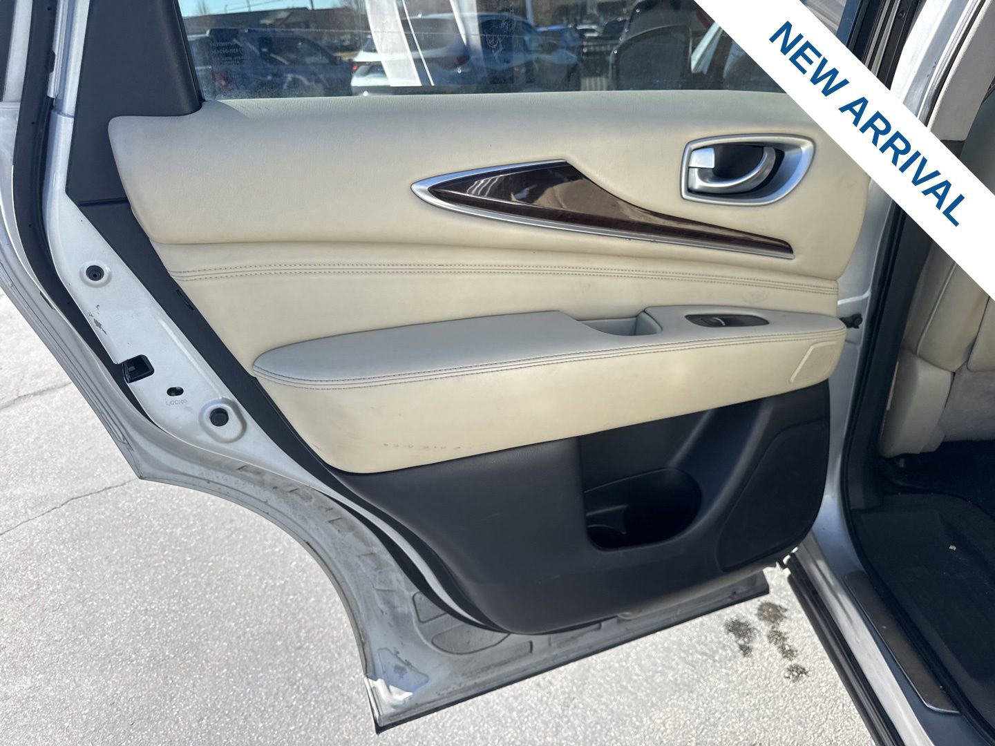 Used 2015 INFINITI QX60 AWD w/ Deluxe Touring Package image 15