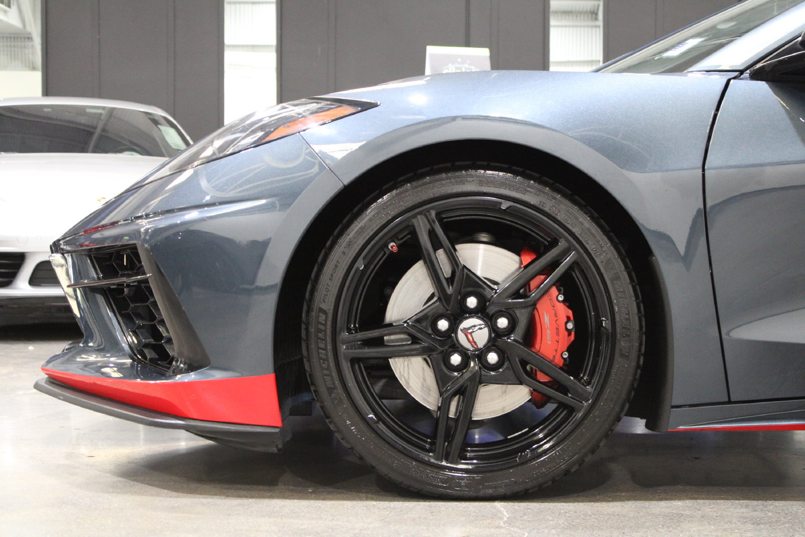 Used 2021 Chevrolet Corvette Stingray Coupe w/ Z51 Performance Package RWD image 10