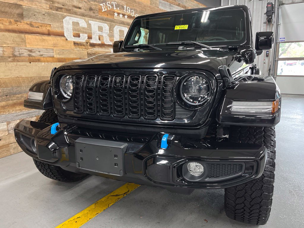 Used 2024 Jeep Wrangler High Altitude AWD/4WD image 9