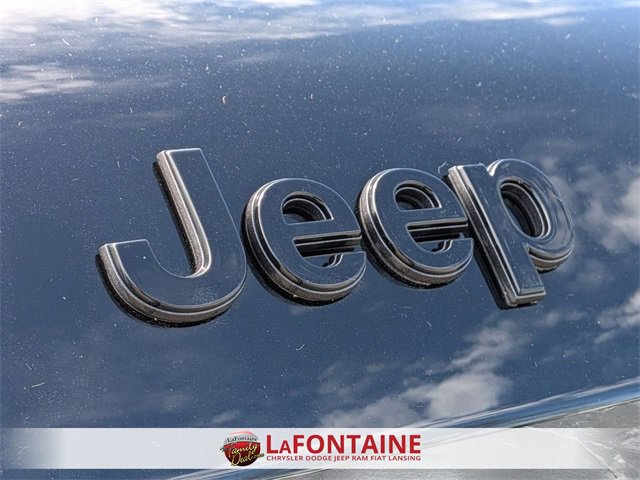 New 2025 Jeep Grand Cherokee Altitude image 9