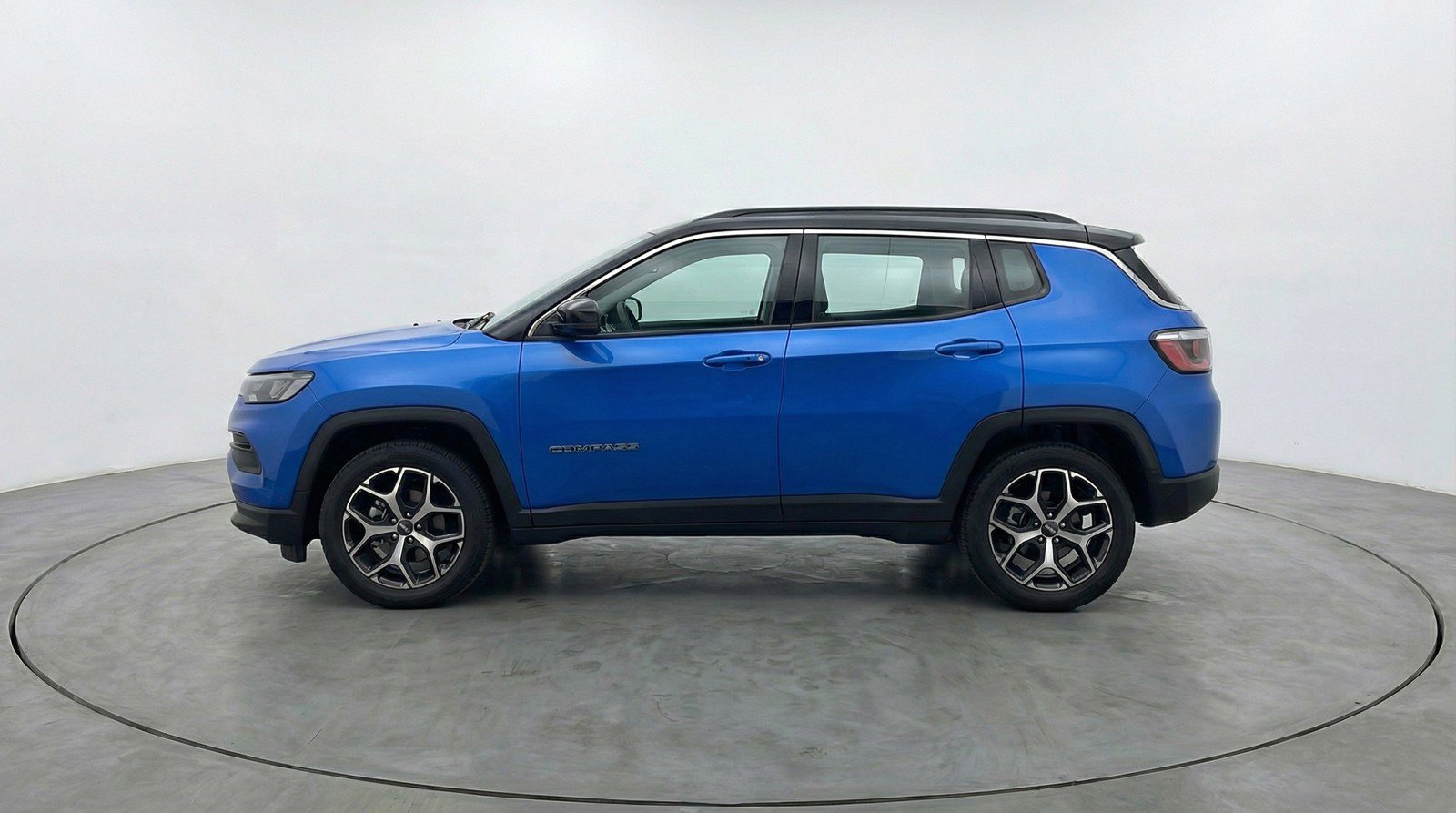 Used 2025 Jeep Compass Limited image 5