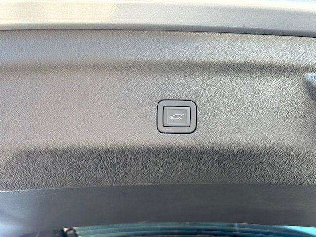 New 2026 GMC Yukon XL Elevation w/ Elevation Premium Package image 7