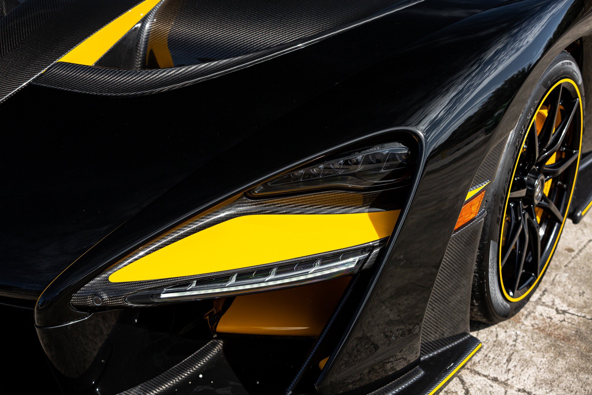 Used 2019 McLaren Senna image 66