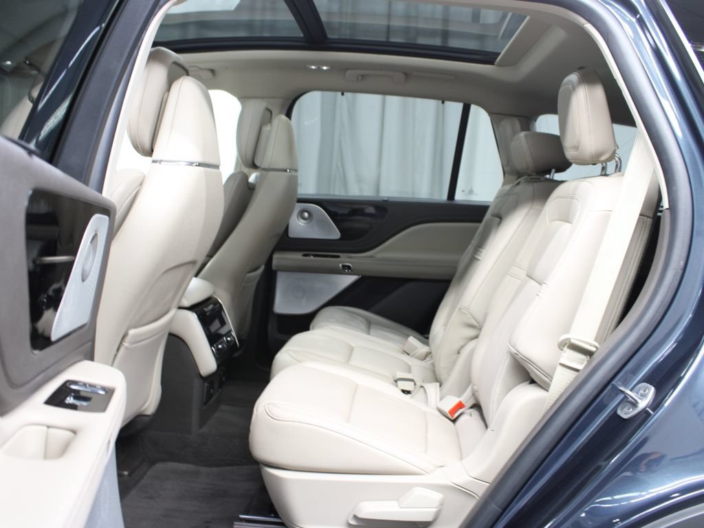 Used 2022 Lincoln Aviator Reserve w/ Equipment Group 201A AWD/4WD image 13