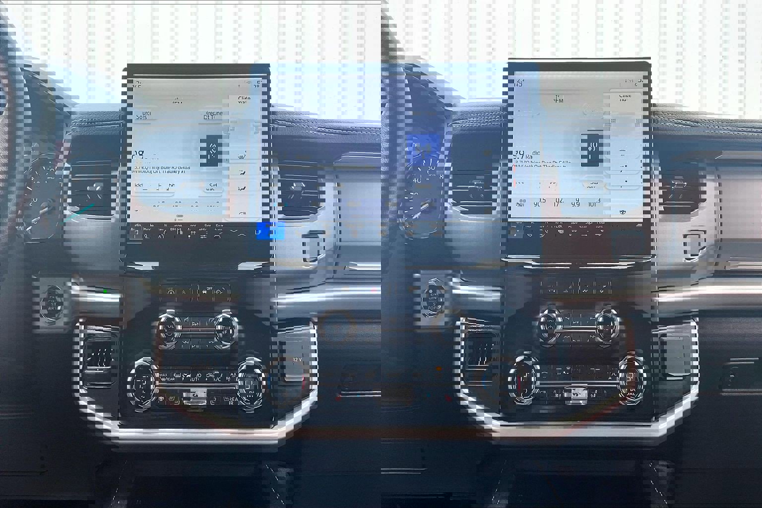 Used 2024 Ford Expedition XLT image 38