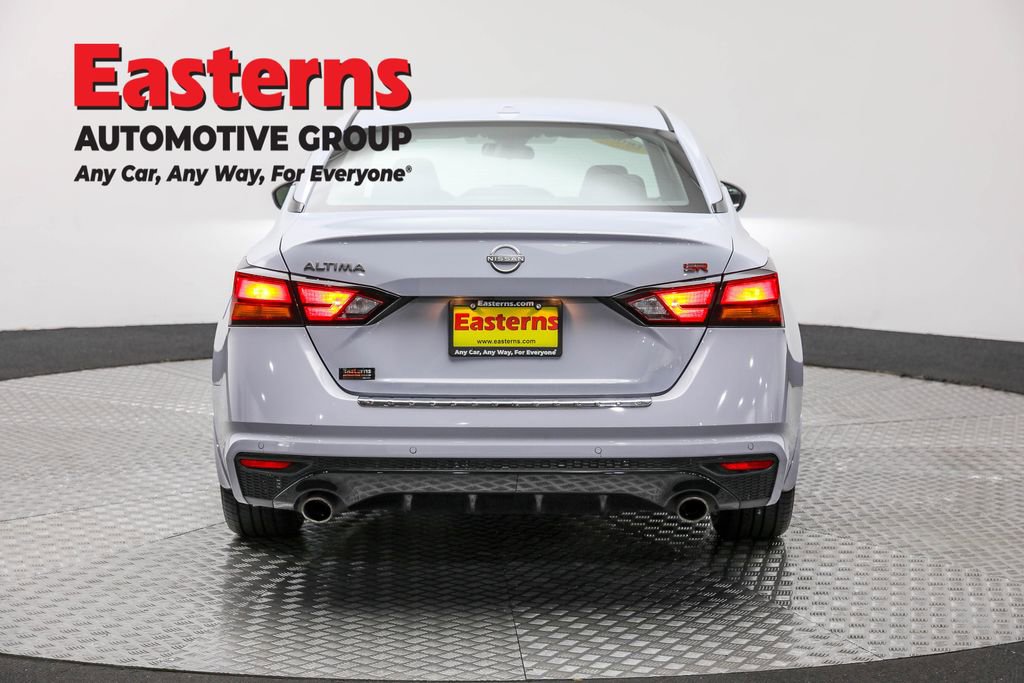 Used 2023 Nissan Altima 2.5 SR w/ SR Premium Package image 6