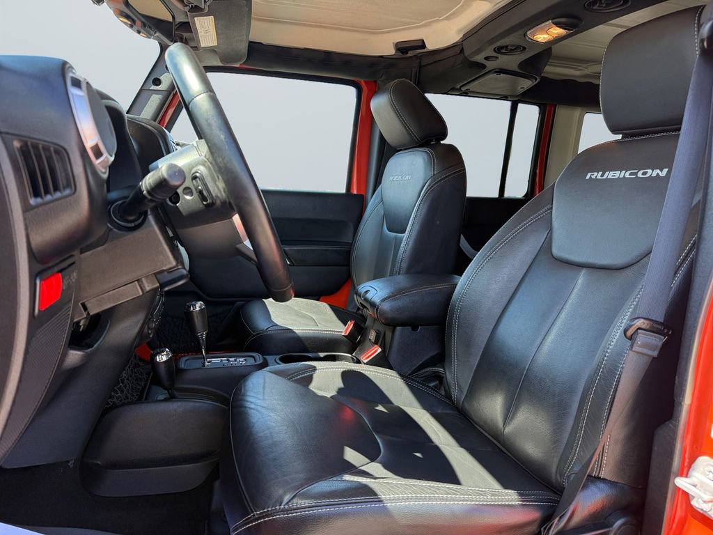 Used 2015 Jeep Wrangler Unlimited Rubicon image 9