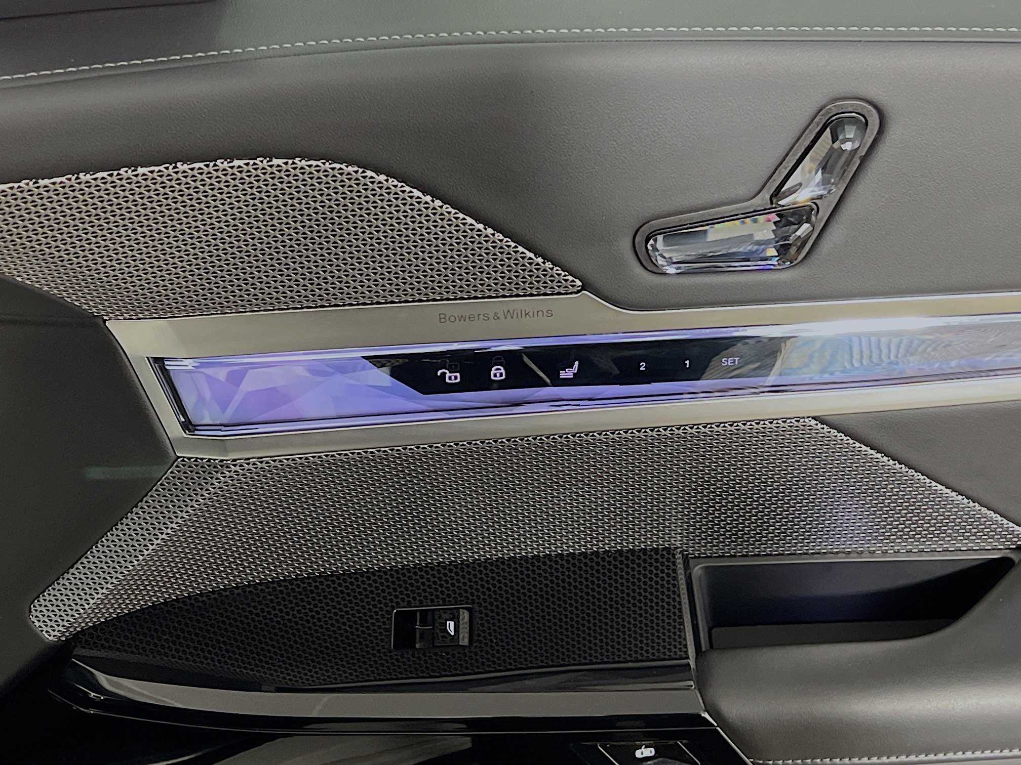 Used 2025 BMW 740i xDrive image 32