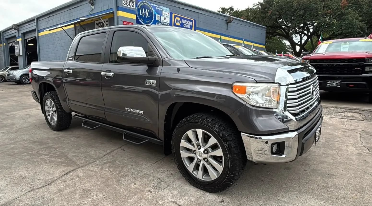 Used 2017 Toyota Tundra Limited w/ Limited Premium Package AWD/4WD image 1