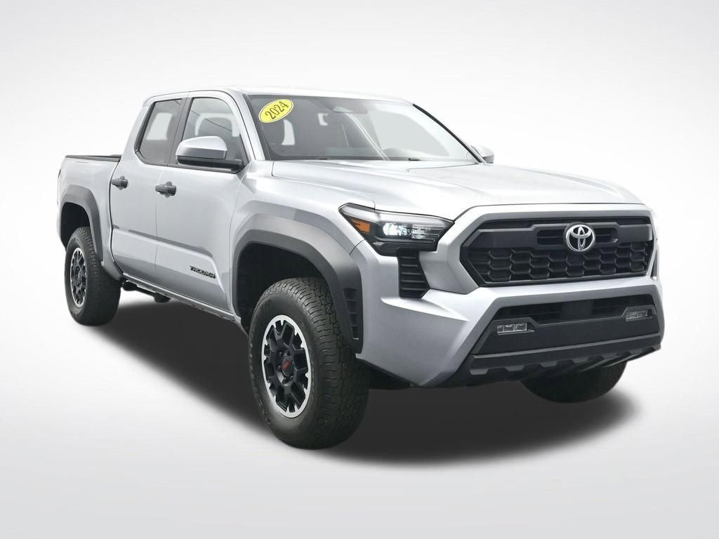 Used 2024 Toyota Tacoma TRD Off-Road image 3
