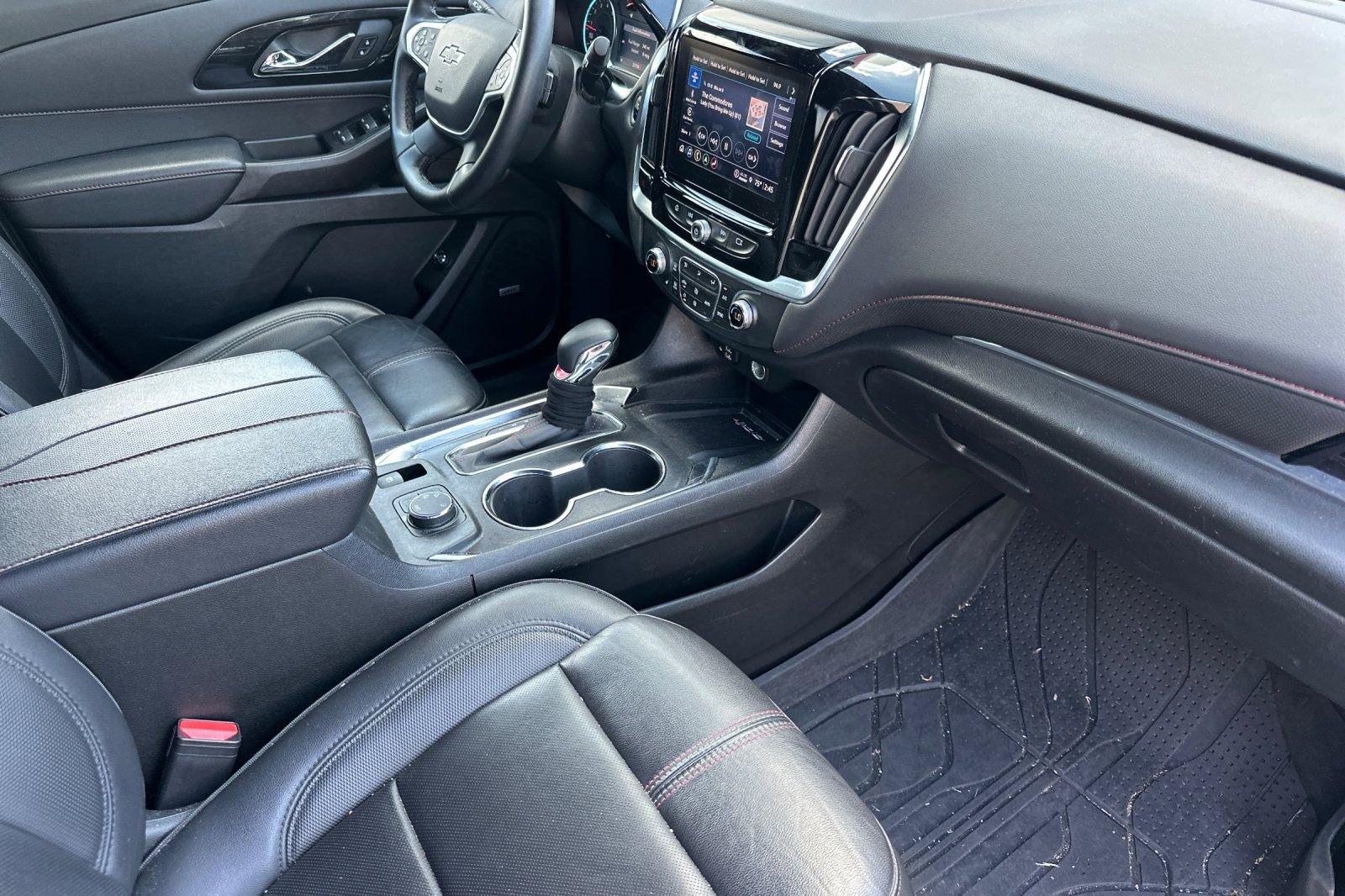 Used 2023 Chevrolet Traverse RS w/ LPO, Floor Liner Package AWD/4WD image 19