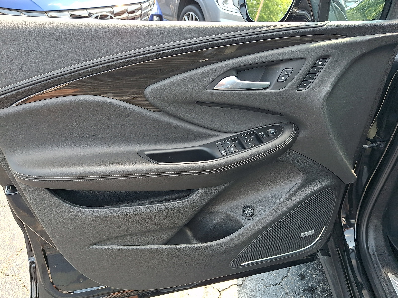 Used 2019 Buick Envision Premium w/ LPO, Active Package AWD/4WD image 13