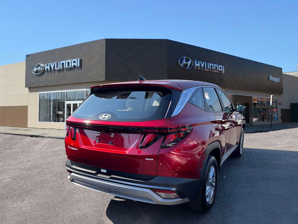 Used 2025 Hyundai Tucson SE AWD/4WD image 7