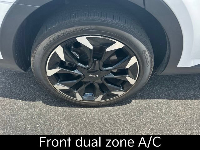 Certified 2024 Kia Sorento EX FWD image 7