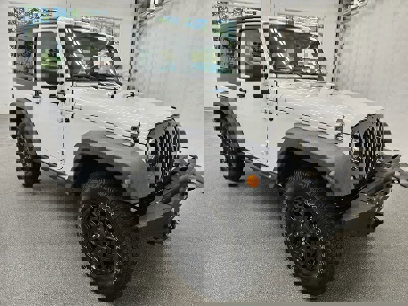 Used 2018 Jeep Wrangler Sport image 3