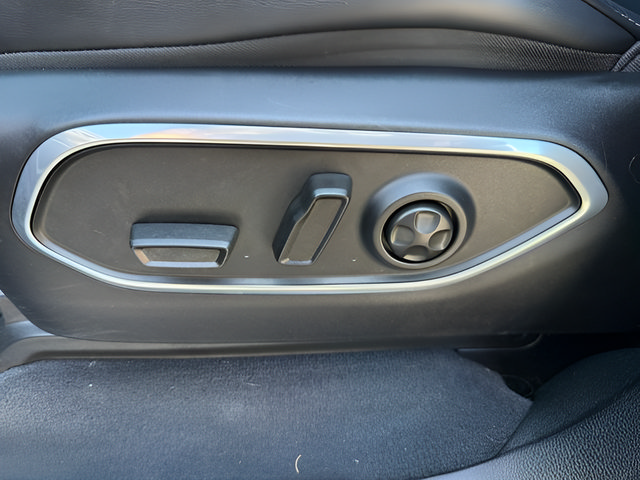 Used 2023 Jeep Wagoneer 4WD image 23